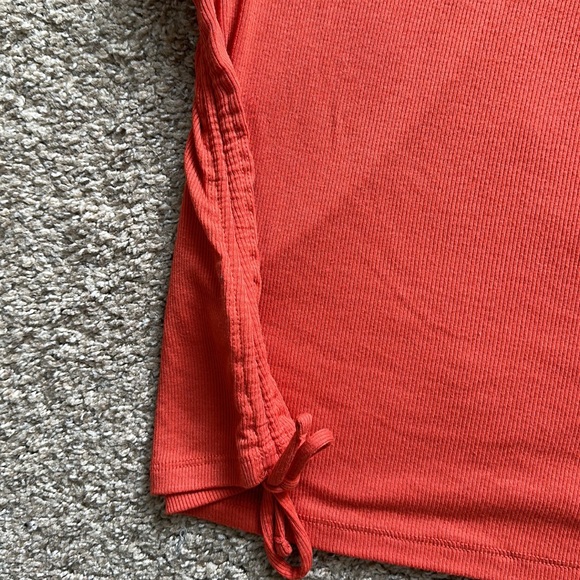 Old navy athletic tank - Picture 4 of 5